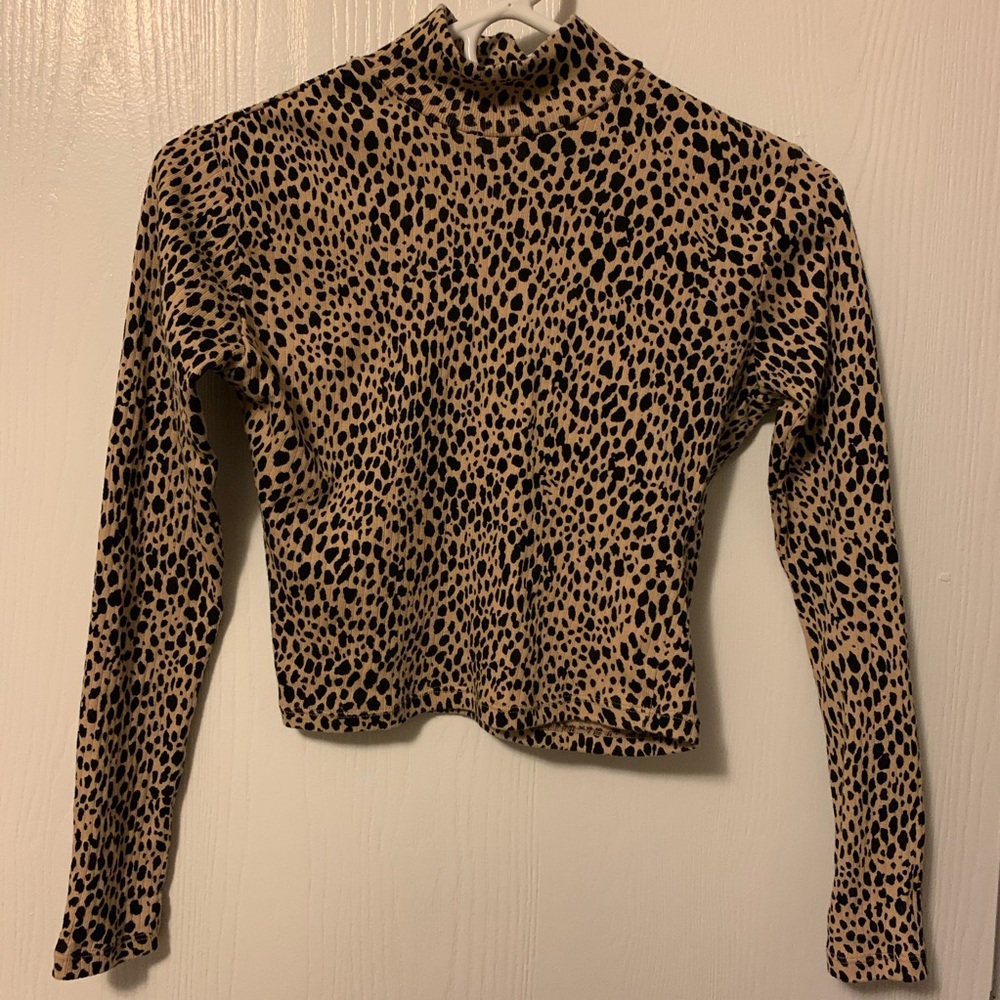 NWT- Brandy Melville cropped turtleneck longsleeve